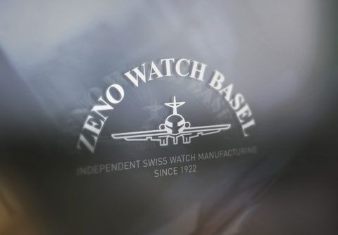 ZenoLogo-auf-Glastür