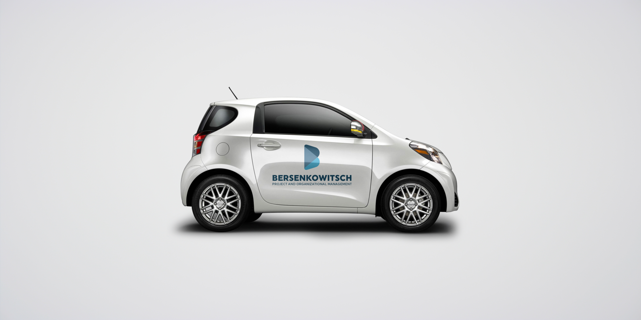 Bersenkowitsch Logo a small Car