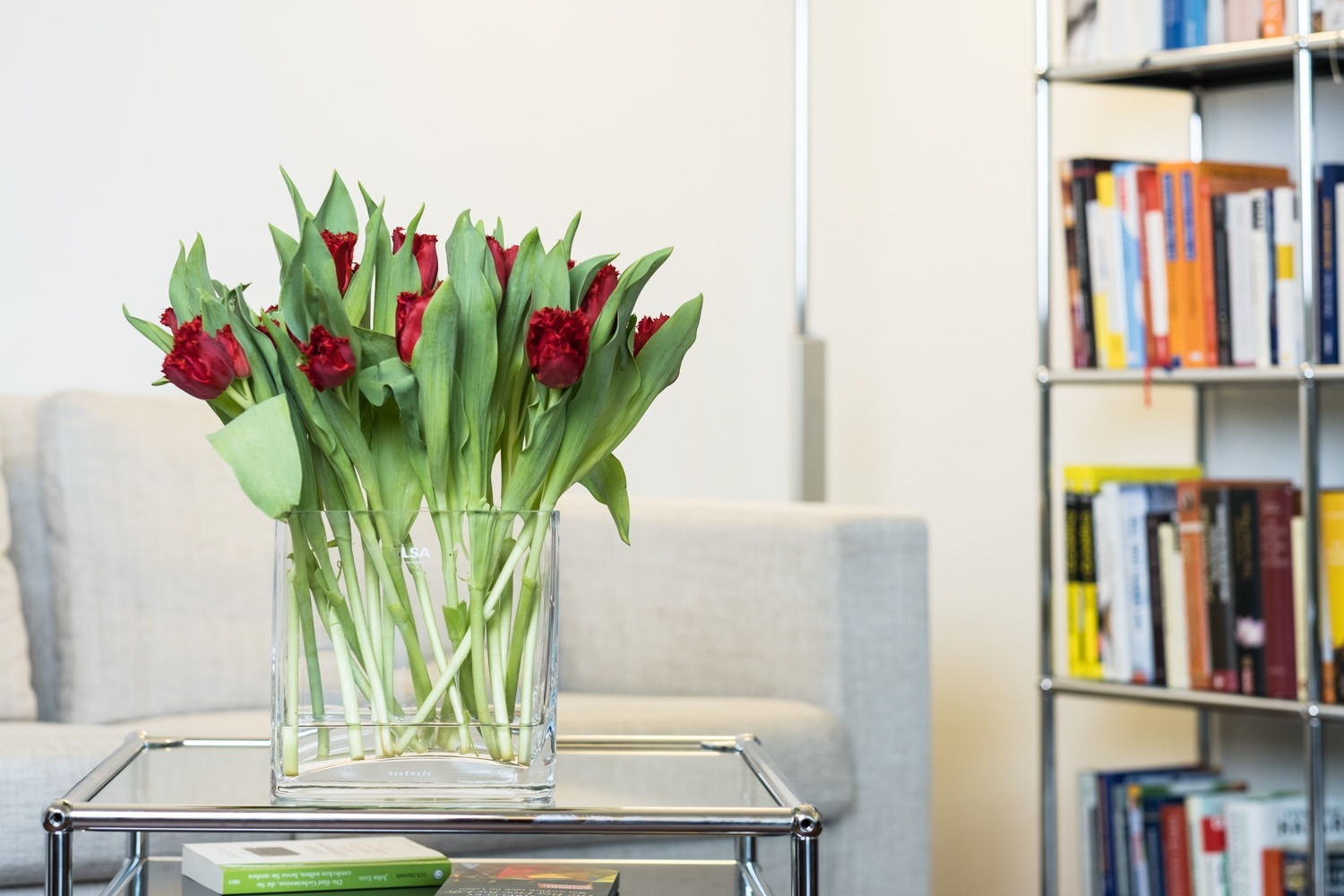 Assessment-Art Couch mit Blumen